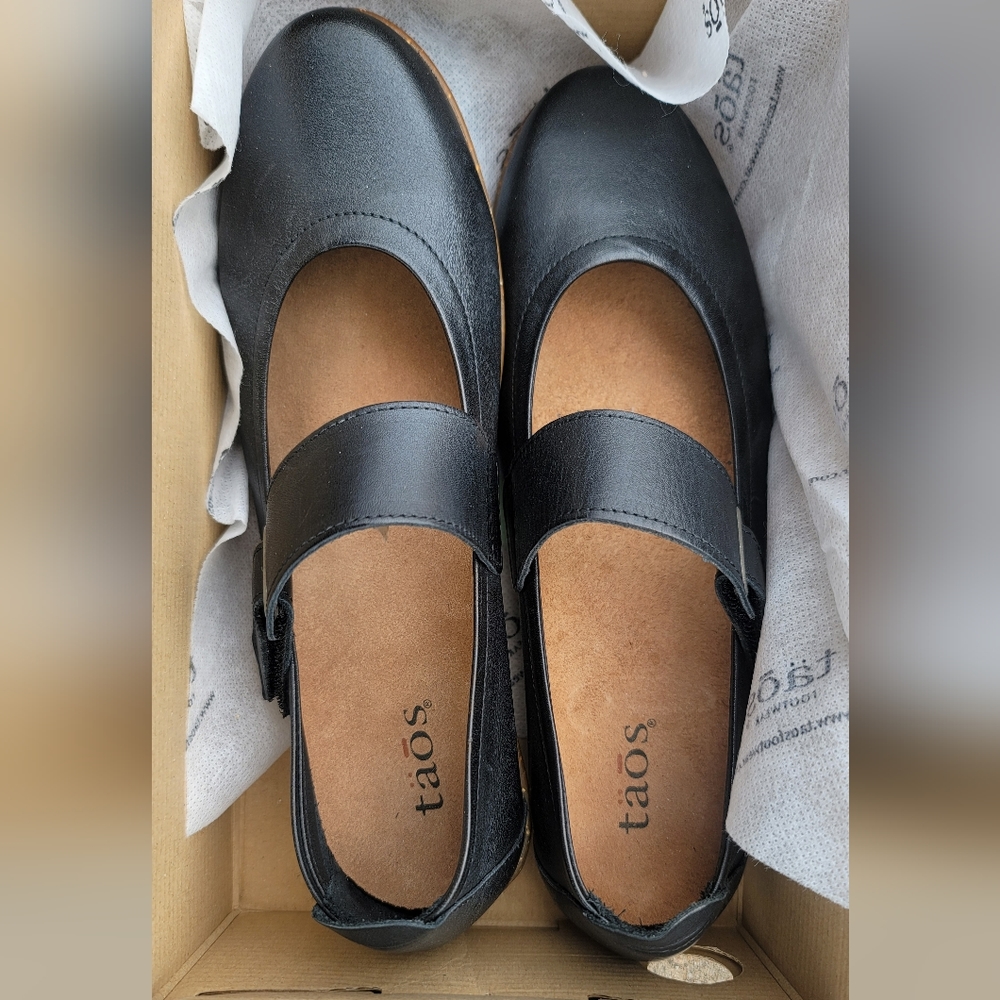 Taos Footwear Black Leather Talent Mary Jane Shoes size 8